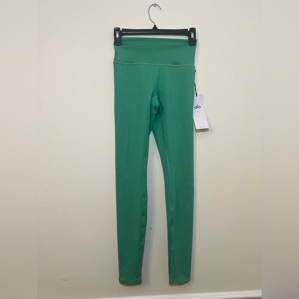 Alo High-Waist Airlift Legging Lettuce - Picture 3 of 6